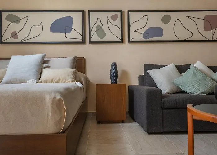 Chic With Swim-up Pool Access *