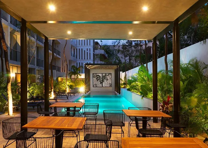 Chic With Swim-up Pool Access Hotel