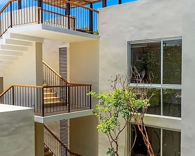Hotel Chic With Swim-up Pool Access *